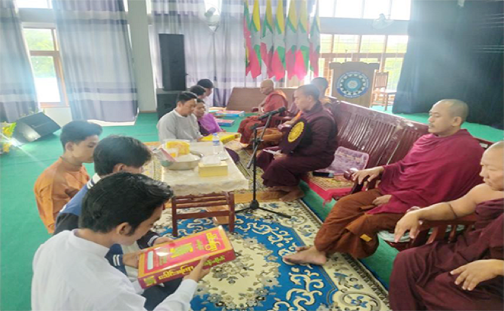 ဝါဆိုသင်္ကန်းဆက်ကပ်လှူဒါန်းပွဲ